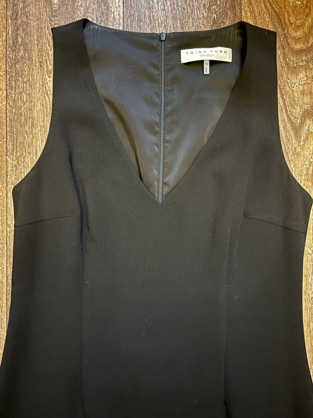 Trina Turk black sleeveless v-neck midi dress - Picture 4 of 13